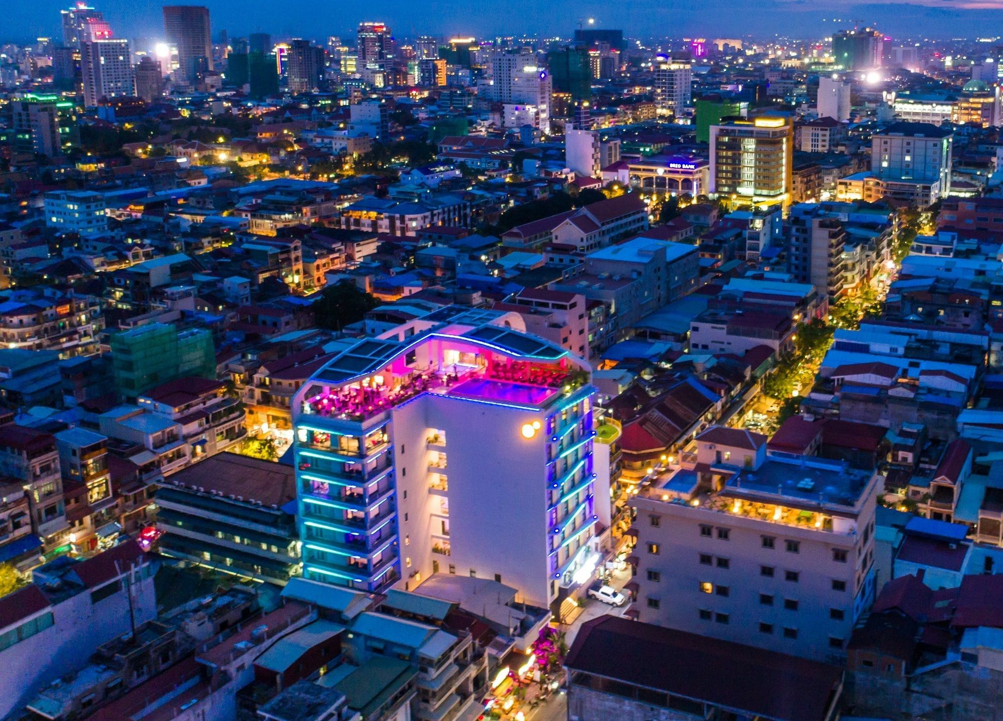 Sun & Moon, Urban Hotel Пномпень Екстер'єр фото